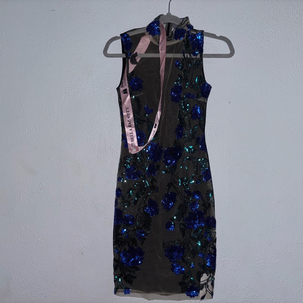 (NWT) Bella Barnett- Noa Sequin Mini Dress *Sold out online*